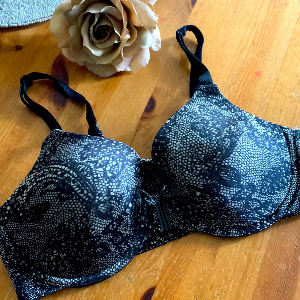 Curvation open front padded underwire bra 36c